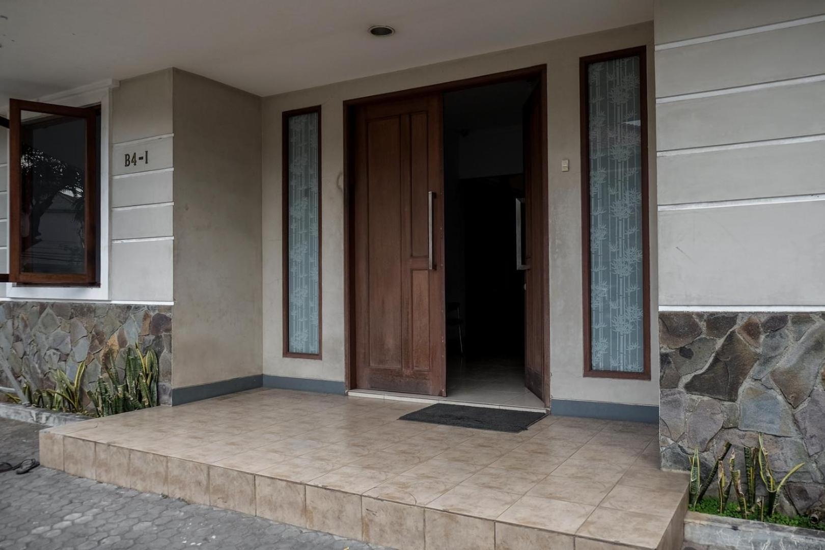 Reddoorz Near Supermall Karawaci 2 Tangerang Exterior foto
